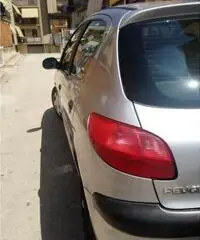 PEUGEOT 206 1.1 - Anno 2000 - prezzo trattabile PEUGEOT 206 1.1 - Anno 2000 - prezzo trattabile