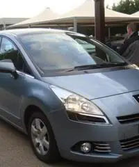 PEUGEOT 5008 1.6 HDi 112CV Autom. Nav+Tetto Tecno PEUGEOT 5008 1.6 HDi 112CV Autom. Nav+Tetto Tecno