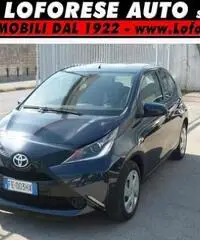 TOYOTA Aygo 1.0 VVT-i 69 CV 5 porte x-cool TOYOTA Aygo 1.0 VVT-i 69 CV 5 porte x-cool