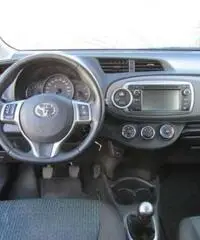 TOYOTA Yaris 1.0 5 porte Active TOYOTA Yaris 1.0 5 porte Active