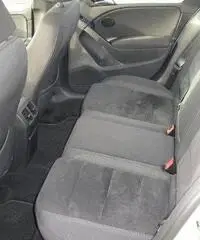 Volkswagen Golf 1.6 TDI DPF 5P. Highline Volkswagen Golf 1.6 TDI DPF 5P. Highline