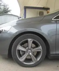 Volvo V40 D2 1.6 115 cv Powershift Momentum Volvo V40 D2 1.6 115 cv Powershift Momentum