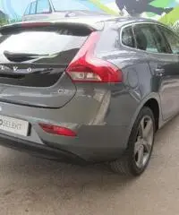 Volvo V40 D2 1.6 115 cv Powershift Momentum Volvo V40 D2 1.6 115 cv Powershift Momentum