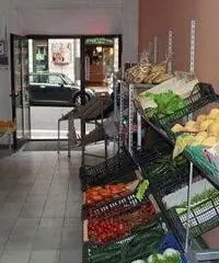 Grazioso locale commerciale in centro Grazioso locale commerciale in centro