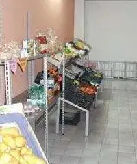 Grazioso locale commerciale in centro Grazioso locale commerciale in centro