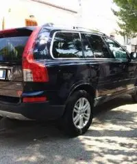 VOLVO XC90 D5 SUMMUN AUT CM 2400 136KW (185CV) 7 POSTI VOLVO XC90 D5 SUMMUN AUT CM 2400 136KW (185CV) 7 POSTI