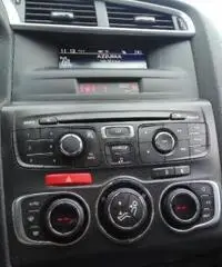 DS DS4 1.6 e-HDi CMP6 So Chic 112CV DS DS4 1.6 e-HDi CMP6 So Chic 112CV