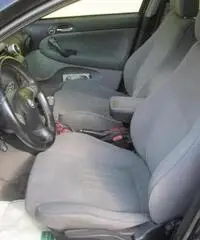 ALFA ROMEO 147 1.9 JTD (120) 5 porte Distinctive-TETTO APRIBILE- ALFA ROMEO 147 1.9 JTD (120) 5 porte Distinctive-TETTO APRIBILE-