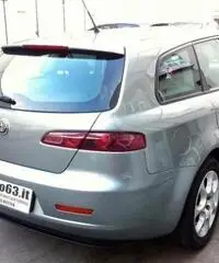 ALFA ROMEO 159 1.9 JTDm 16V Sportwagon Distinctive ALFA ROMEO 159 1.9 JTDm 16V Sportwagon Distinctive