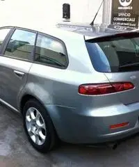 ALFA ROMEO 159 1.9 JTDm 16V Sportwagon Distinctive ALFA ROMEO 159 1.9 JTDm 16V Sportwagon Distinctive