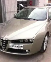 ALFA ROMEO 159 1.9 JTDm 16V Sportwagon Distinctive ALFA ROMEO 159 1.9 JTDm 16V Sportwagon Distinctive