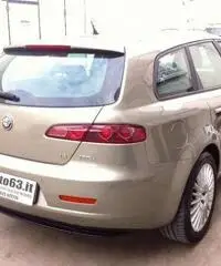 ALFA ROMEO 159 1.9 JTDm 16V Sportwagon Distinctive ALFA ROMEO 159 1.9 JTDm 16V Sportwagon Distinctive