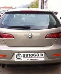 ALFA ROMEO 159 1.9 JTDm 16V Sportwagon Distinctive ALFA ROMEO 159 1.9 JTDm 16V Sportwagon Distinctive