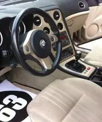 ALFA ROMEO 159 1.9 JTDm 16V Sportwagon Distinctive ALFA ROMEO 159 1.9 JTDm 16V Sportwagon Distinctive