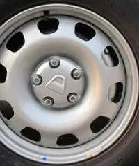 DACIA Duster 1.5 dCi AMBIANCE FAMILY 90CV 4x2 EURO 6 MY2016 DACIA Duster 1.5 dCi AMBIANCE FAMILY 90CV 4x2 EURO 6 MY2016