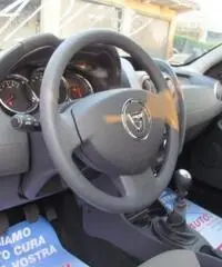 DACIA Duster 1.5 dCi AMBIANCE FAMILY 90CV 4x2 EURO 6 MY2016 DACIA Duster 1.5 dCi AMBIANCE FAMILY 90CV 4x2 EURO 6 MY2016