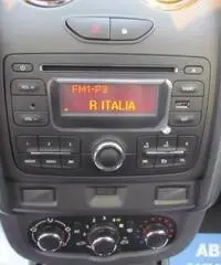 DACIA Duster 1.5 dCi AMBIANCE FAMILY 90CV 4x2 EURO 6 MY2016 DACIA Duster 1.5 dCi AMBIANCE FAMILY 90CV 4x2 EURO 6 MY2016