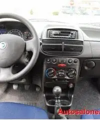 FIAT Punto 1.2i 16V cat 5 porte NEOPATENTATI FIAT Punto 1.2i 16V cat 5 porte NEOPATENTATI