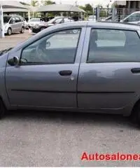 FIAT Punto 1.2i 16V cat 5 porte NEOPATENTATI FIAT Punto 1.2i 16V cat 5 porte NEOPATENTATI
