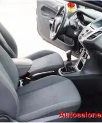 FORD Fiesta 1.4 TDCi 70CV 3 porte NEOPATENTATI FORD Fiesta 1.4 TDCi 70CV 3 porte NEOPATENTATI