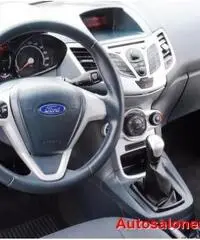 FORD Fiesta 1.4 TDCi 70CV 3 porte NEOPATENTATI FORD Fiesta 1.4 TDCi 70CV 3 porte NEOPATENTATI