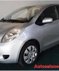 TOYOTA Yaris 1.4 D-4D 5 porte EURO 4 TOYOTA Yaris 1.4 D-4D 5 porte EURO 4