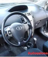 TOYOTA Yaris 1.4 D-4D 5 porte EURO 4 TOYOTA Yaris 1.4 D-4D 5 porte EURO 4