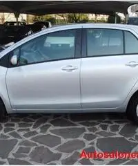 TOYOTA Yaris 1.4 D-4D 5 porte EURO 4 TOYOTA Yaris 1.4 D-4D 5 porte EURO 4