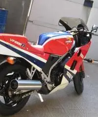 HONDA VF 1000 R