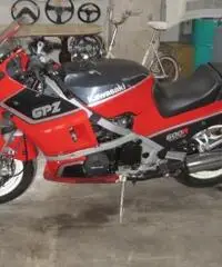 MOTO KAVASAKI GPZ