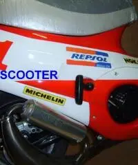 Mini scooter per bambini a scoppio 2T rosso bianco Mini scooter per bambini a scoppio 2T rosso bianco