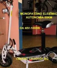 Mini scooter per bambini a scoppio 2T rosso bianco Mini scooter per bambini a scoppio 2T rosso bianco