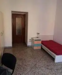 Quattro stanze singole per studentesse al vomero