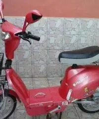 scooter elettrico vari colori e con batteria nuova e non assicurazione scooter elettrico vari colori e con batteria nuova e non assicurazione