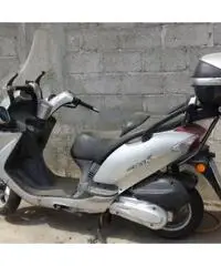 Vendo scooter Grand Dink 250 del 2005 in buone condizioni a 999 Vendo scooter Grand Dink 250 del 2005 in buone condizioni a 999
