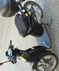 Aprilia Scarabeo 50 nero - 2008 Aprilia Scarabeo 50 nero - 2008