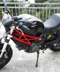 Ducati Monster 796 praticamente nuova