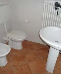 Stock di sanitari completi da bagno Stock di sanitari completi da bagno