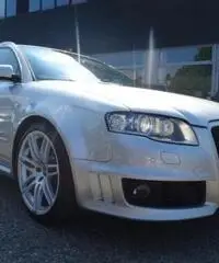 AUDI RS4 4.2 V8 Avant quattro + CARBOCERAMIK + TETTO + XENO