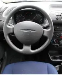 FIAT Punto 1.2i 16V cat 5 porte EL FIAT Punto 1.2i 16V cat 5 porte EL