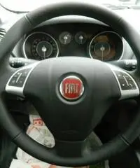 FIAT Punto 1.4 8V 5 porte Easypower Young FIAT Punto 1.4 8V 5 porte Easypower Young