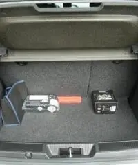 FIAT Punto 1.4 8V 5 porte Easypower Young FIAT Punto 1.4 8V 5 porte Easypower Young