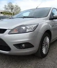 FORD Focus 1.6 (115CV) 5p. Bz.- GPL Titanium FORD Focus 1.6 (115CV) 5p. Bz.- GPL Titanium