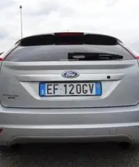 FORD Focus 1.6 (115CV) 5p. Bz.- GPL Titanium FORD Focus 1.6 (115CV) 5p. Bz.- GPL Titanium