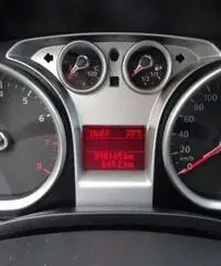 FORD Focus 1.6 (115CV) 5p. Bz.- GPL Titanium FORD Focus 1.6 (115CV) 5p. Bz.- GPL Titanium