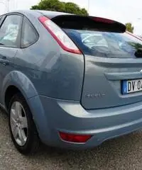 FORD Focus + 2.0 (145CV) 5p. Bz.- GPL FORD Focus + 2.0 (145CV) 5p. Bz.- GPL