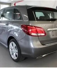 MERCEDES-BENZ B 180 d SPORT