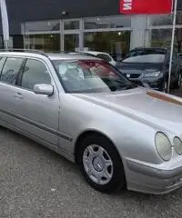 MERCEDES-BENZ E 220 CDI cat S.W. Classic