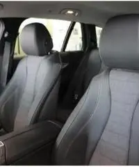 MERCEDES-BENZ E 220 d Auto