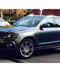 Audi Q5 3.0 V6 TDI quattro S tronic S LINE Audi Q5 3.0 V6 TDI quattro S tronic S LINE